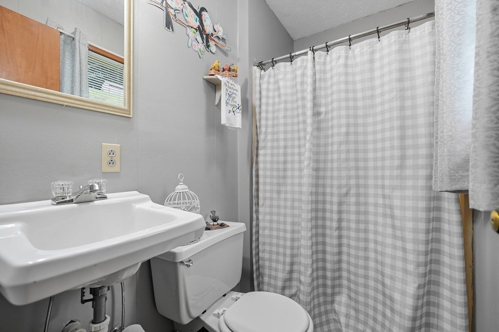591 Ridgeview Road Saltville, VA 24370 - Photo 22 of 35 Gallery Image 22