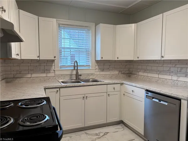 $1,399 | 323 South Hamilton Street, Eden, NC 27288