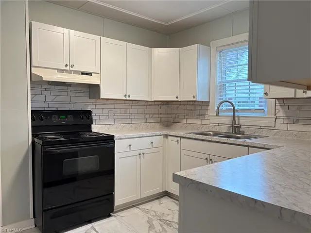 $1,625 | 323 South Hamilton Street, Eden, NC 27288