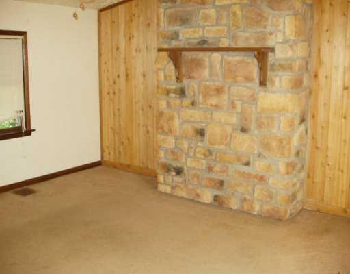 233 Old Mill Road Apollo, PA 15613 - Photo 8 of 8 Living Room.