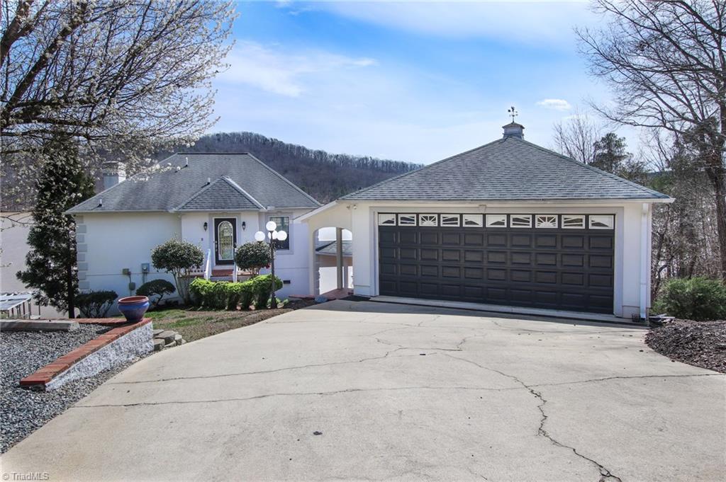 516 Shoreline Road New London, NC 28127 - Photo 7 of 26 Additional street side parking