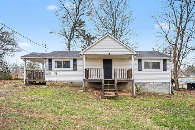 $250,000 | 206 College Street, Burns, TN 37029