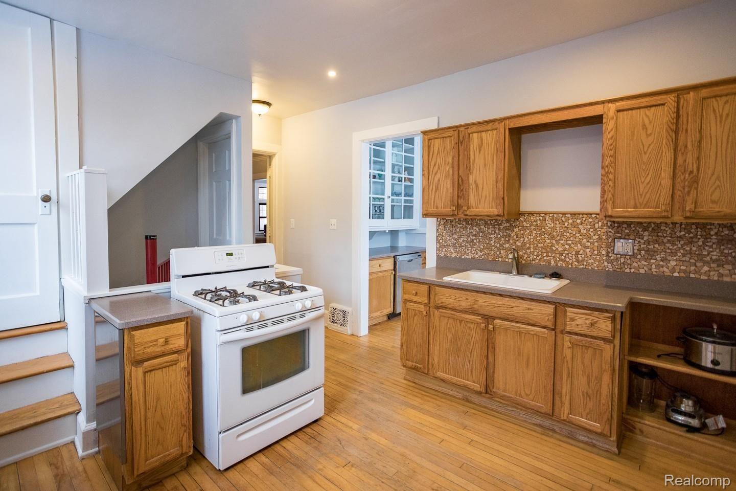 140 Atkinson Street Detroit, MI 48202 - Photo 16 of 52 140Atkinson-115.jpg