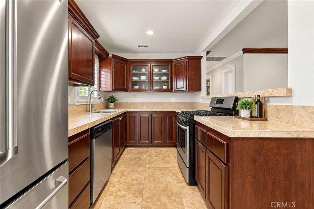 706 Kemp Street Riverside, CA 92501 - Photo 7 of 27 Gallery Image 7