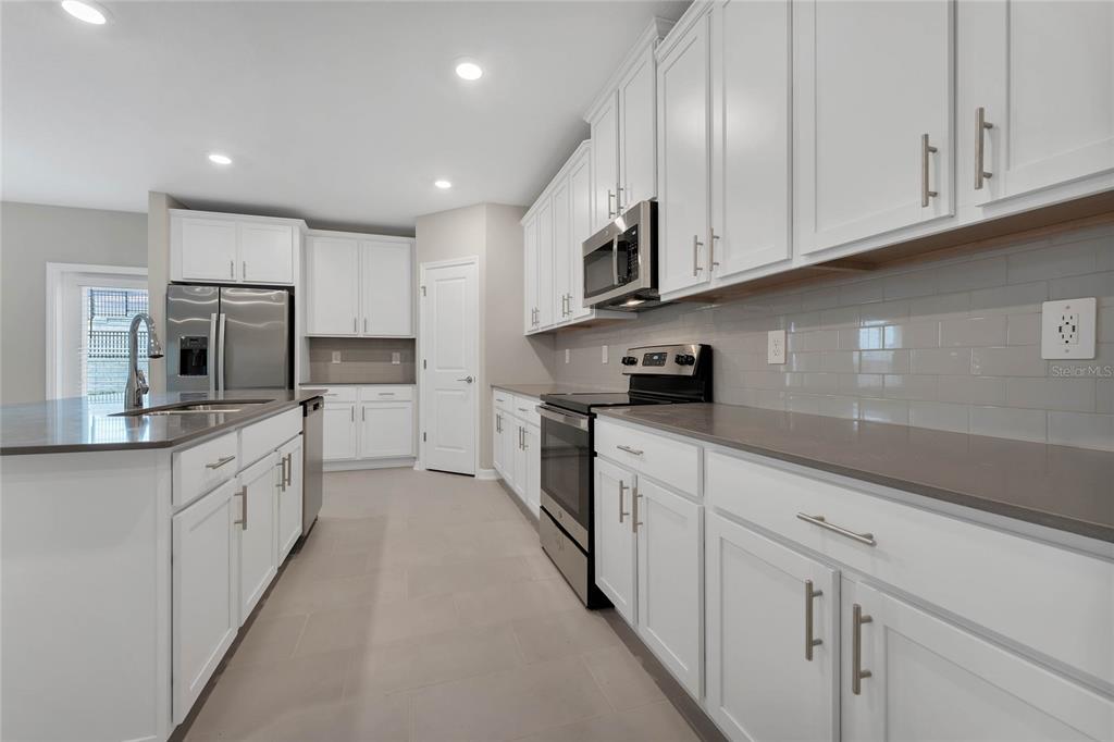 2840 Muller Oak Loop Ocoee, FL 34761 - Photo 9 of 37