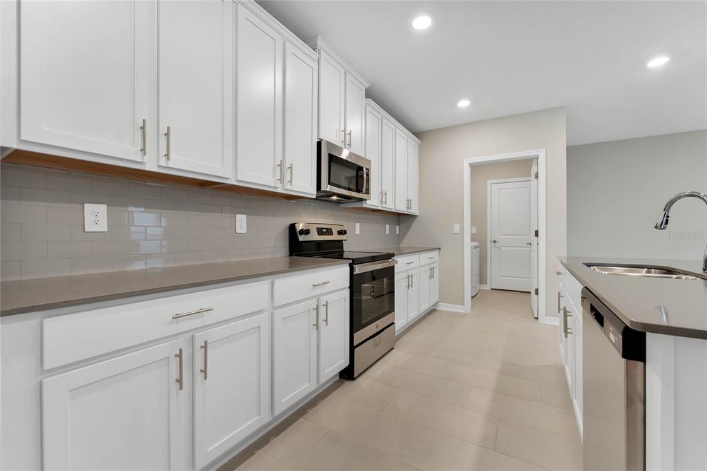 2840 Muller Oak Loop Ocoee, FL 34761 - Photo 10 of 37