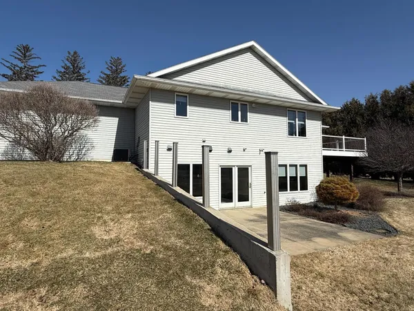 $699,900 | 10304 County Road 108 Southwest, Stewartville, MN 55976