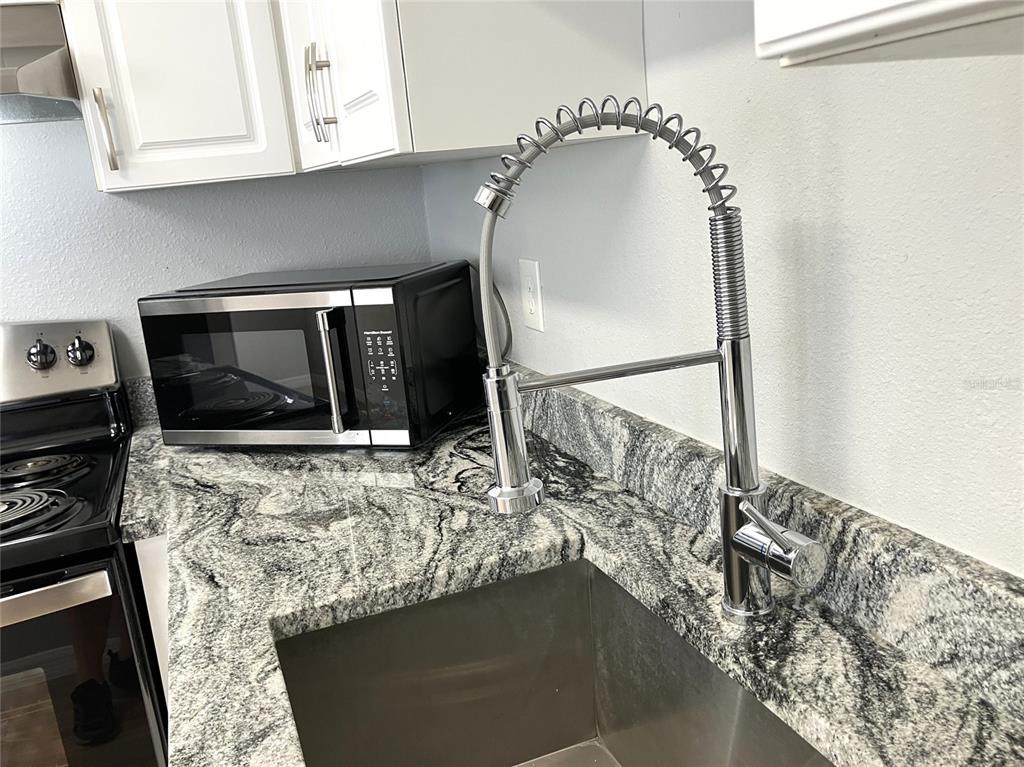 11703 Raintree Village Boulevard, Unit B Temple Terrace, FL 33617 - Photo 21 of 60
