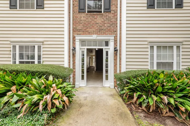$279,000 | 4003 Radcliffe Pl Drive, Unit B5, Charleston, SC 29414