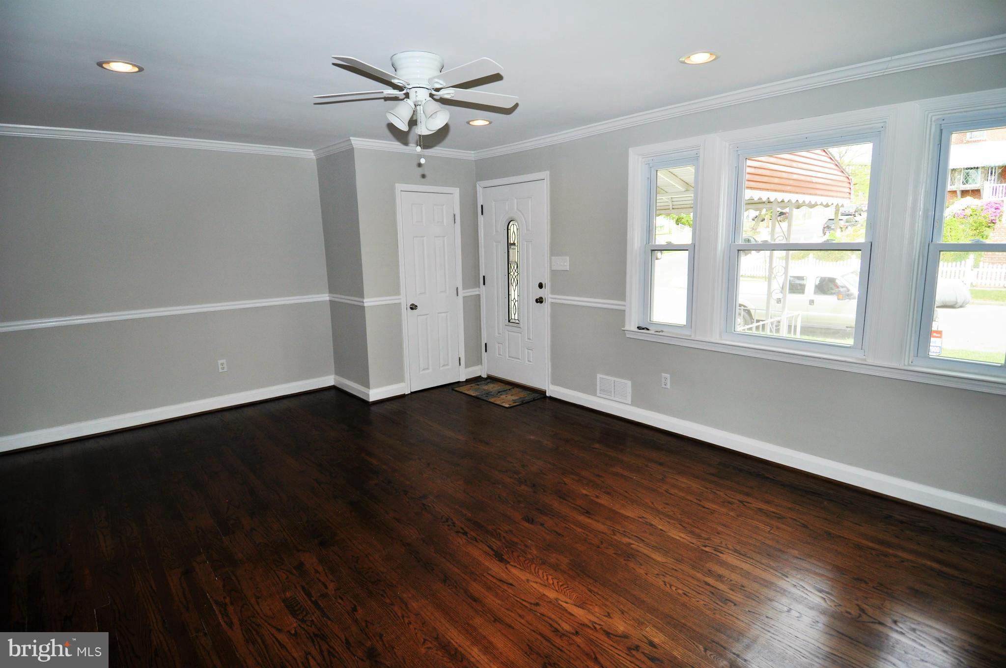 1603 Northbourne Road Baltimore, MD 21239 - Photo 5 of 22 Living Room