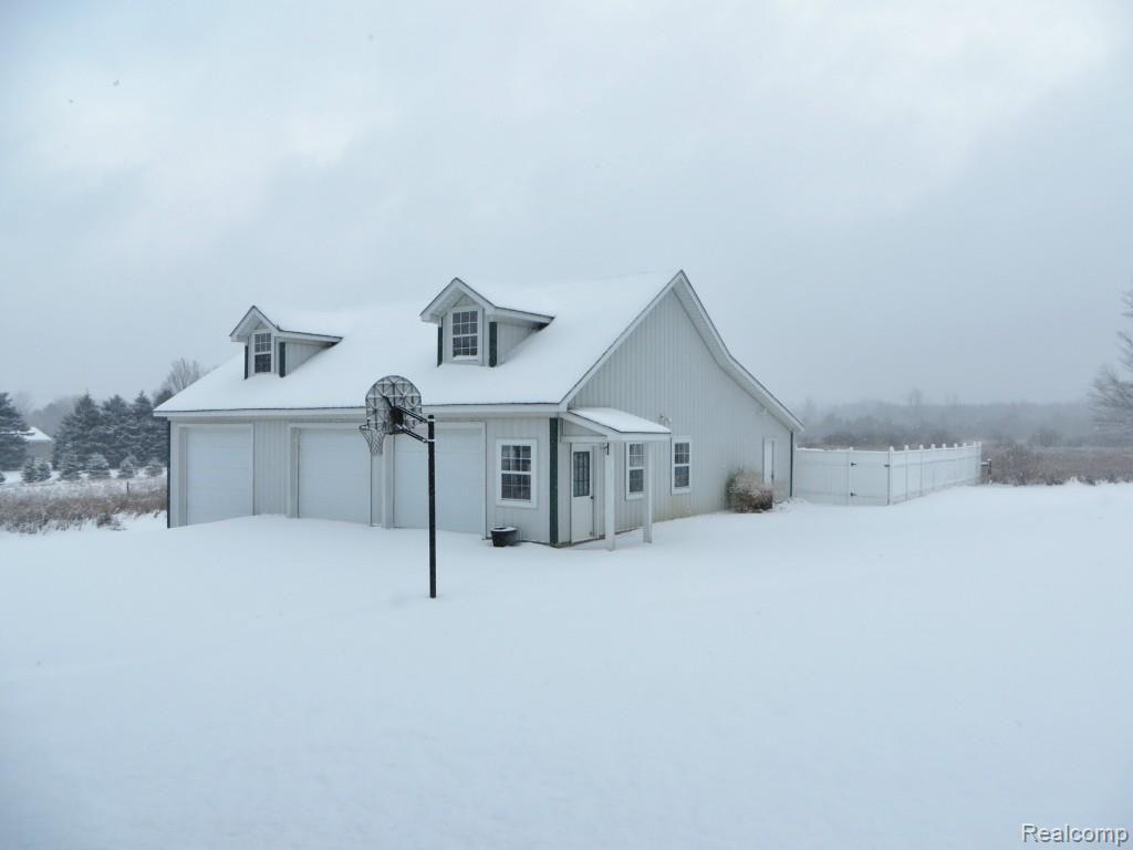 2599 Clark Road Lapeer, MI 48446 - Photo 33 of 36 IMG_3369.jpg