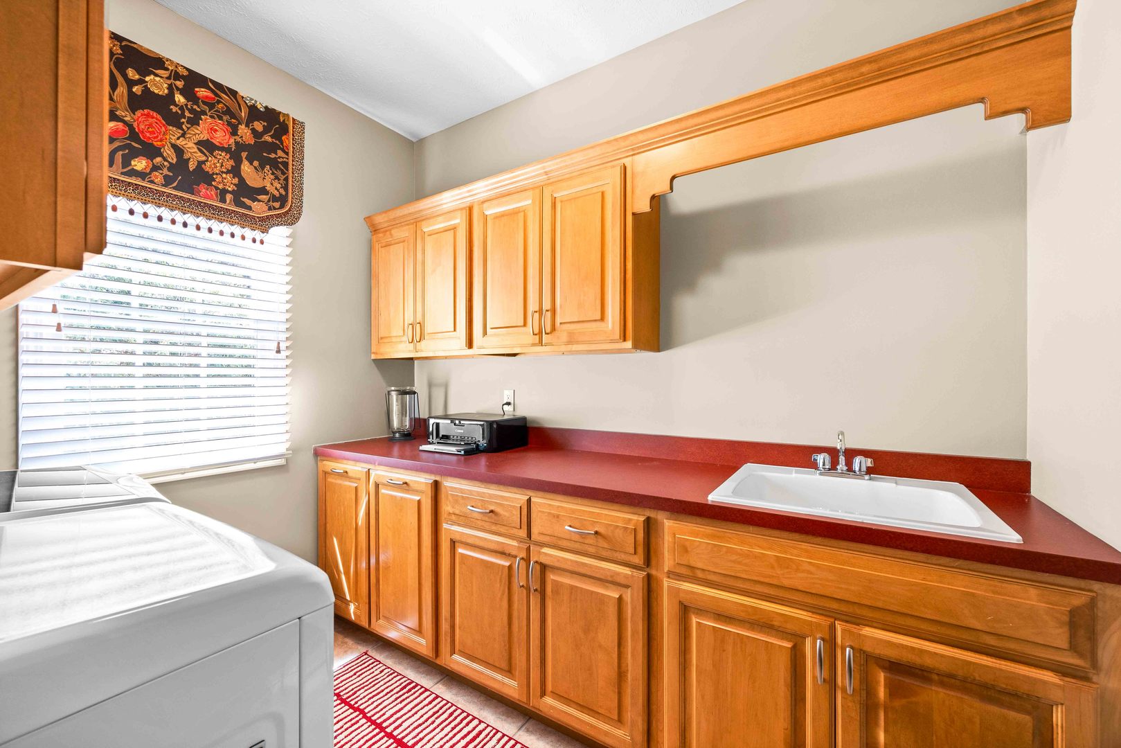 4 Derby Way Bloomington, IL 61704 - Photo 18 of 56 a utility room with washer and dryer