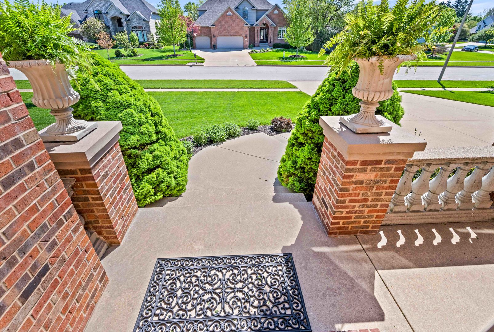4 Derby Way Bloomington, IL 61704 - Photo 3 of 56 a view of a back yard