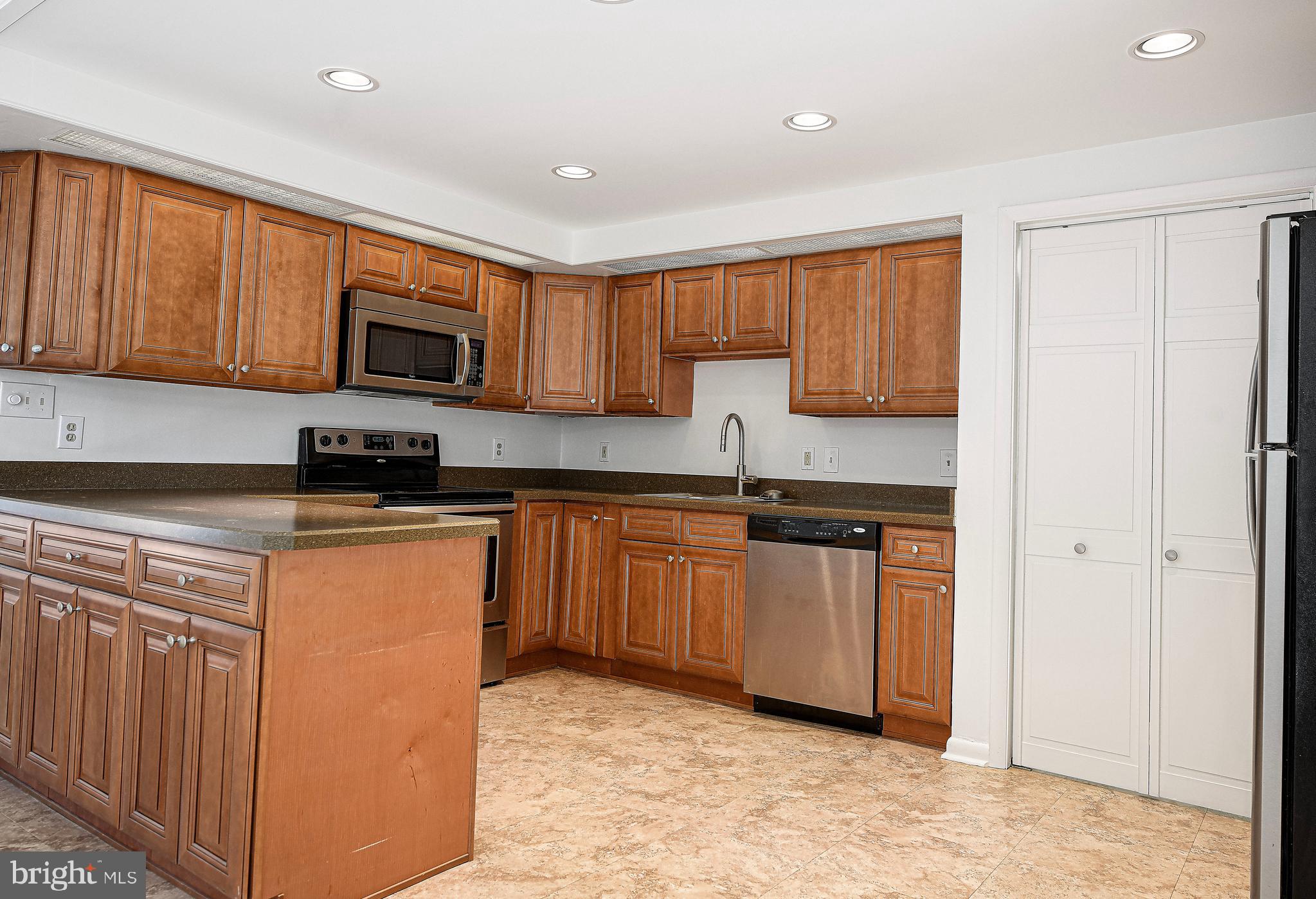 8724 Littlewood Road Baltimore, MD 21234 - Photo 12 of 30 Modern touches