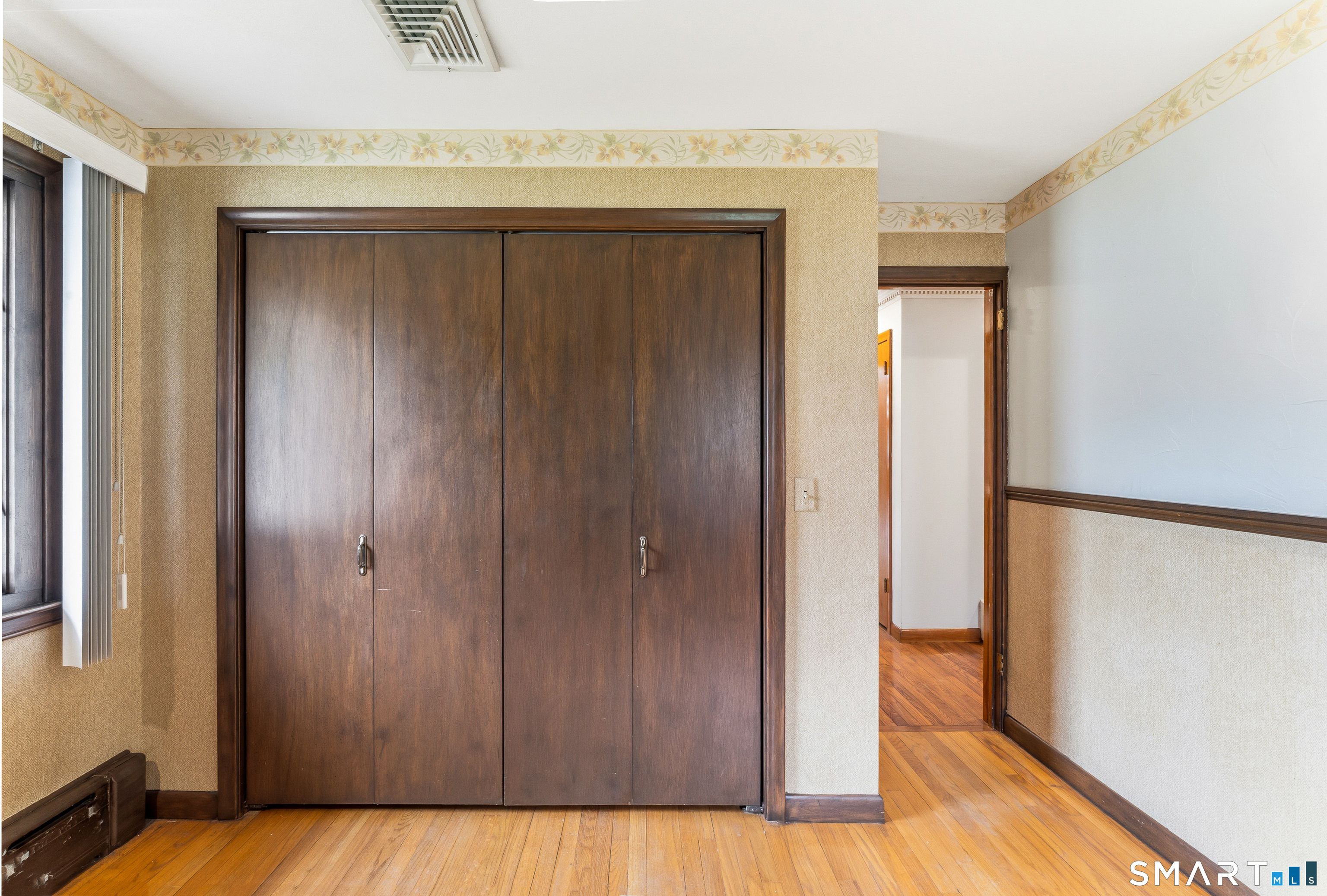 883 Saw Mill Road West Haven, CT 06516 - Photo 29 of 38