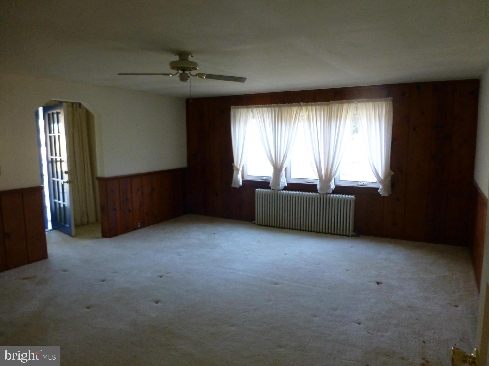 18083 Brandy Road Culpeper, VA 22701 - Photo 10 of 14 Living Room