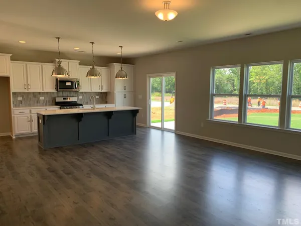 $2,895 | 7104 Commodity Court, Mebane, NC 27302