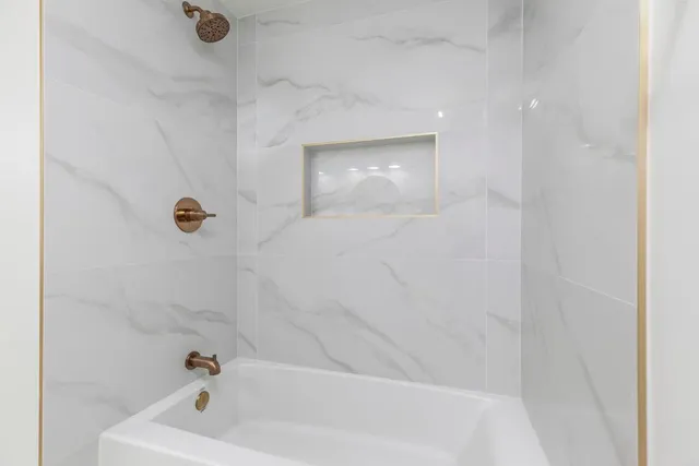 $1,159,900 | 5166 Via Portola, Oceanside, CA 92057