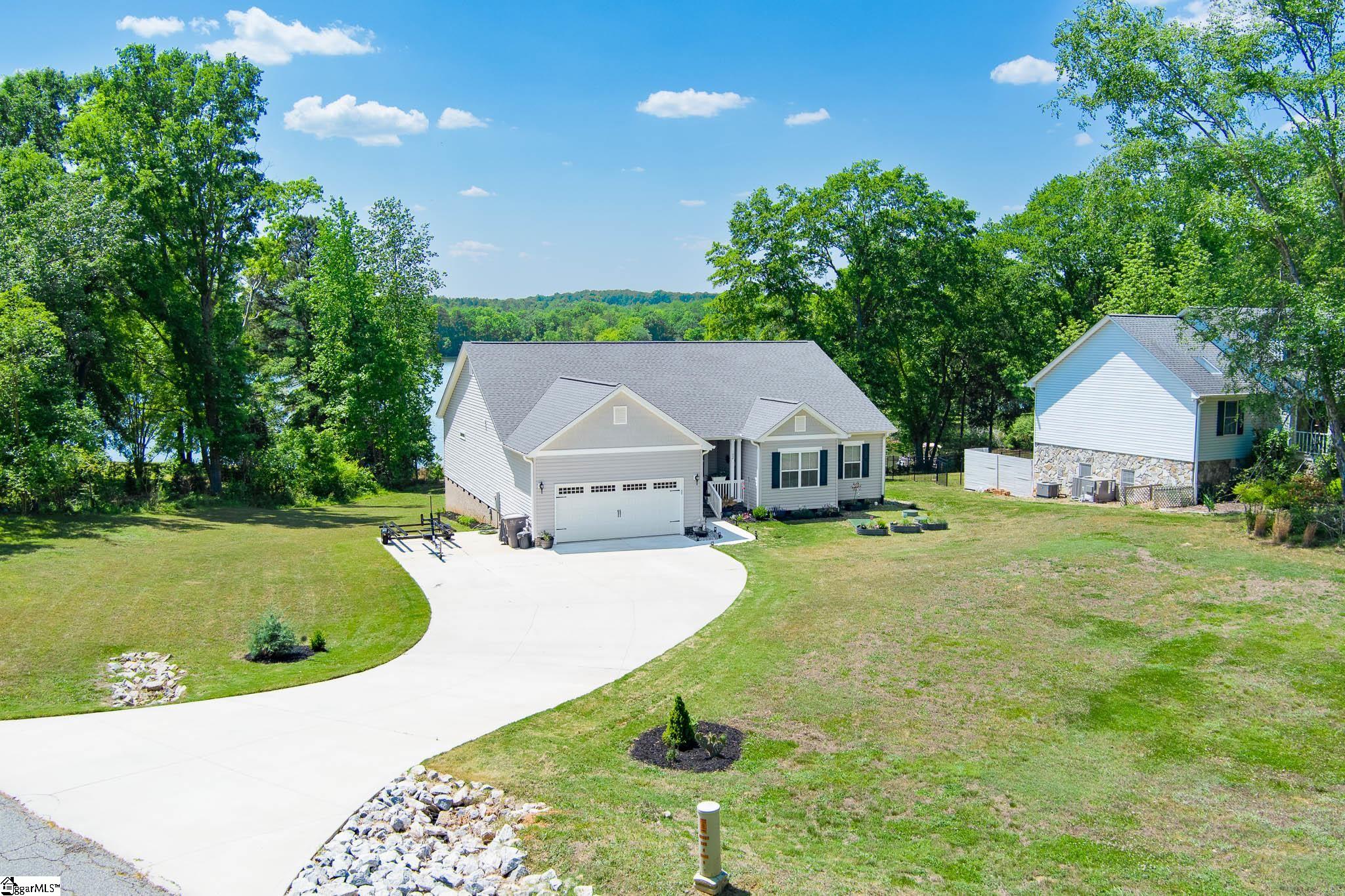 102 Indian Ridge Point Laurens, SC 29360 - Photo 3 of 39