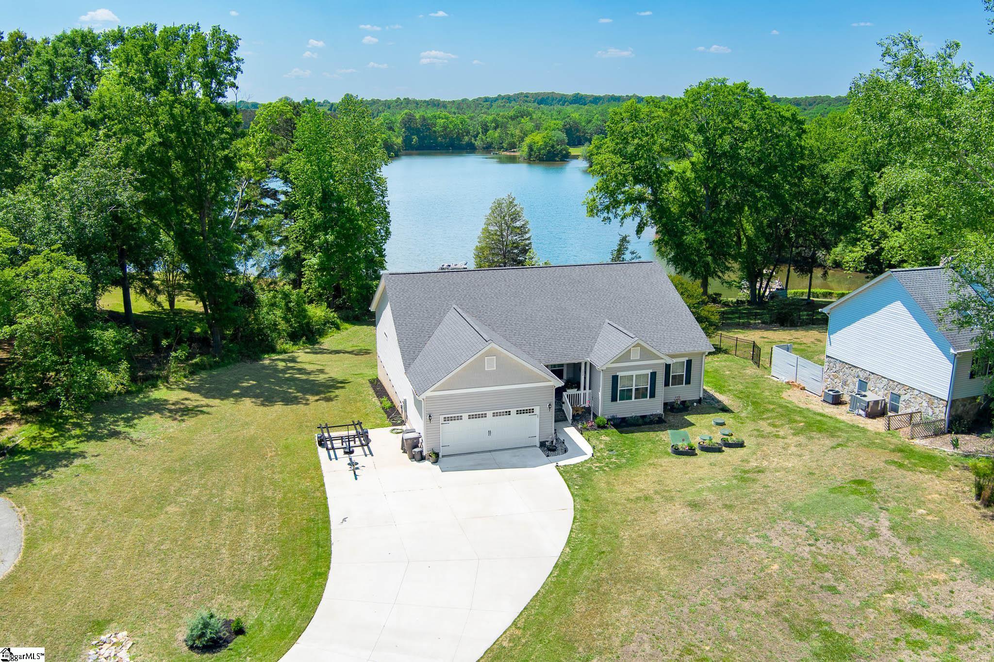 102 Indian Ridge Point Laurens, SC 29360 - Photo 4 of 39