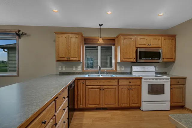 $349,900 | 1664 Payton Court Northeast, Sauk Rapids, MN 56379