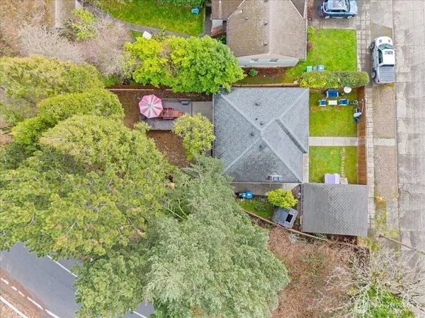 $4,000 | 8250 Corliss Avenue North, Seattle, WA 98103