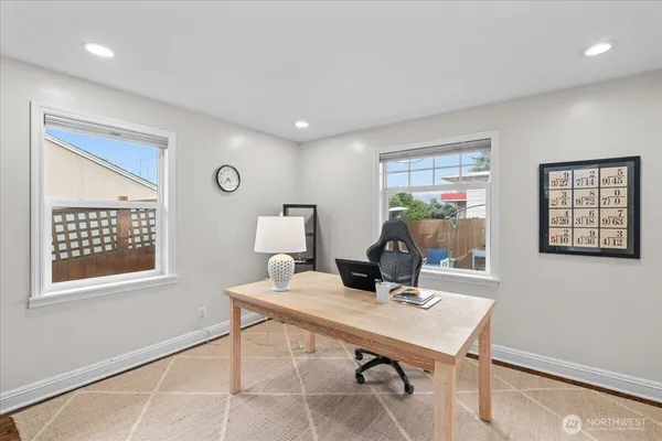 $4,000 | 8250 Corliss Avenue North, Seattle, WA 98103
