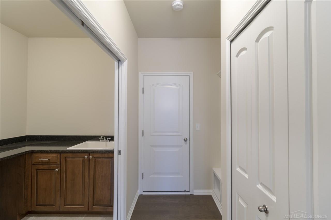 2940 Andlaur Drive Rochester, MI 48307 - Photo 17 of 28 Mud Hall