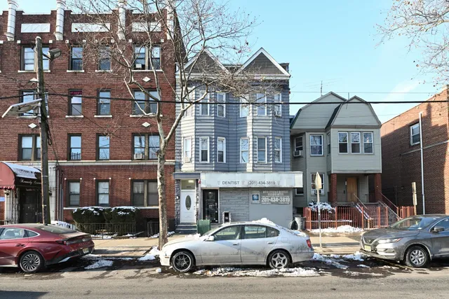 $1,650 | 2275 John F. Kennedy Boulevard, Unit 3, Jersey City, NJ 07304