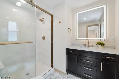 $1,195,000 | 15 Elberta Road, Maplewood, NJ 07040