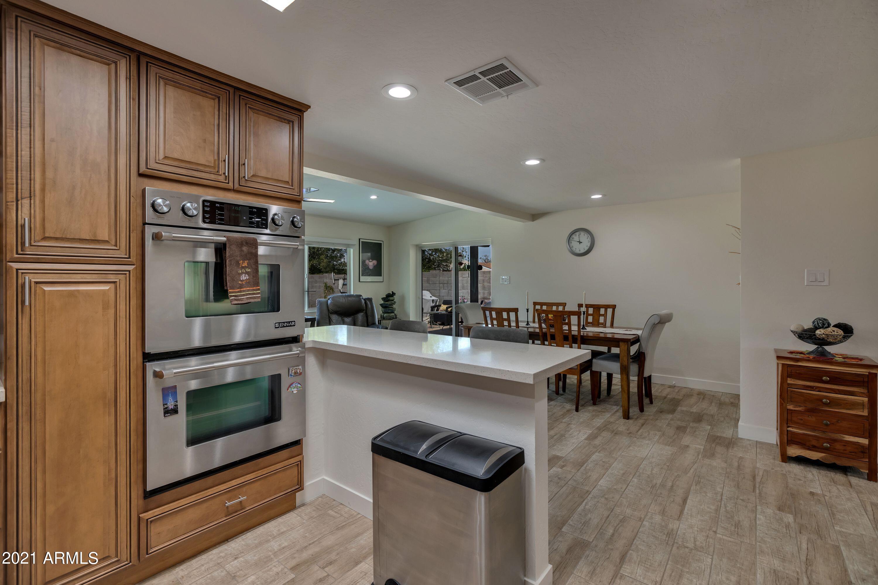 13838 North 37th Way Phoenix, AZ 85032 - Photo 12 of 31 DOUBLE OVENS