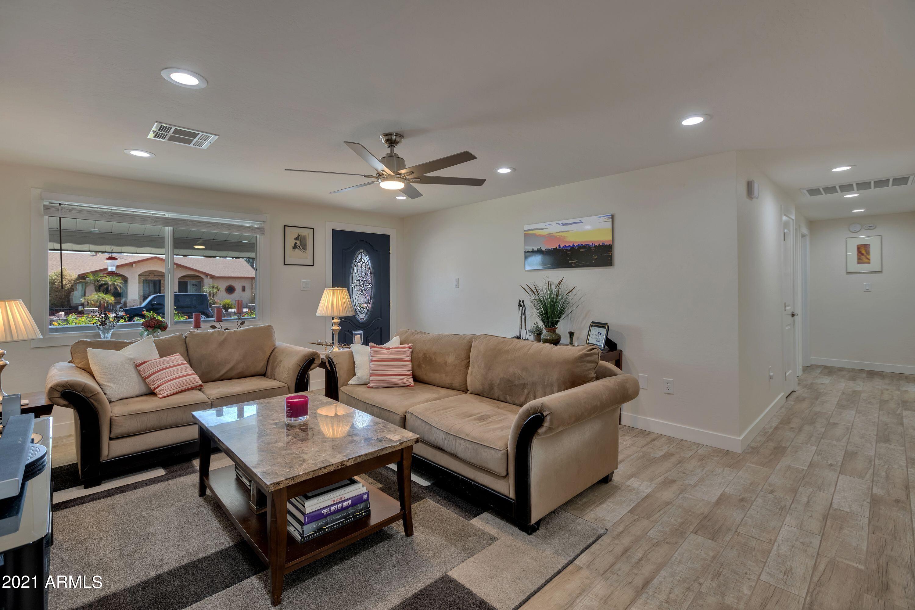 13838 North 37th Way Phoenix, AZ 85032 - Photo 5 of 31 LIVING ROOM 3
