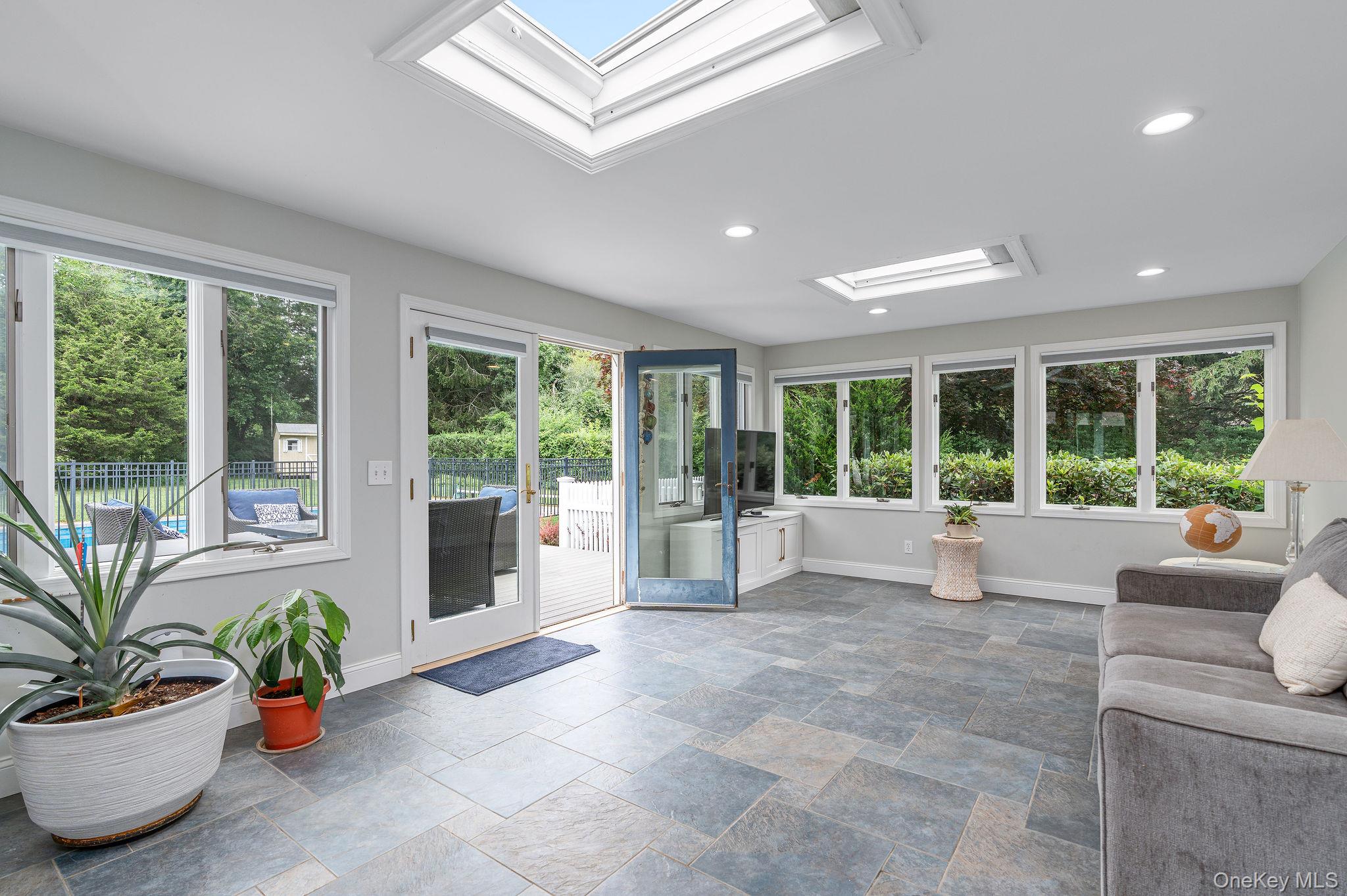 235 Azalea Road Mattituck, NY 11952 - Photo 10 of 34 Gallery Image 10
