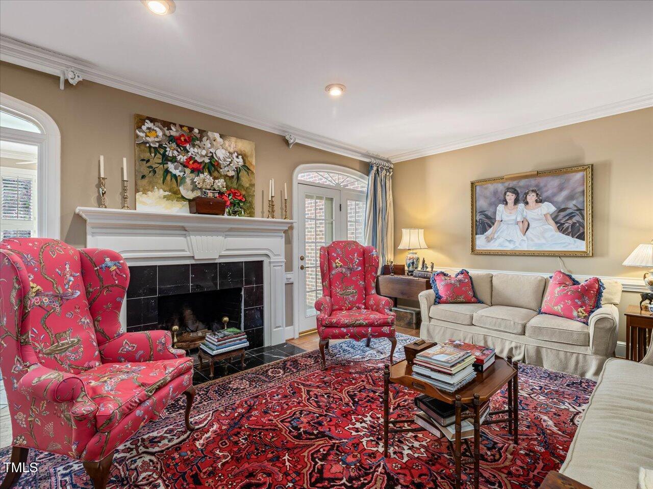 3307 Ridgecrest Court Raleigh, NC 27607 - Photo 13 of 34 10-Living Room