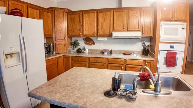 $345,000 | 1156 Southeast 180th Road, Clinton, MO 64735