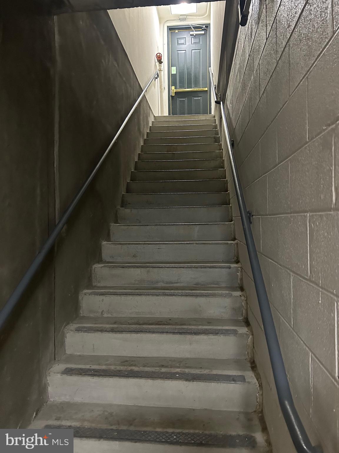 2200 17th Street Northwest, Unit G76 Washington, DC 20009 - Photo 17 of 17 a view of entryway