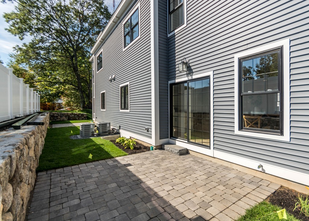 39 Riverside Street, Unit 39 Needham, MA 02494 - Photo 3 of 23