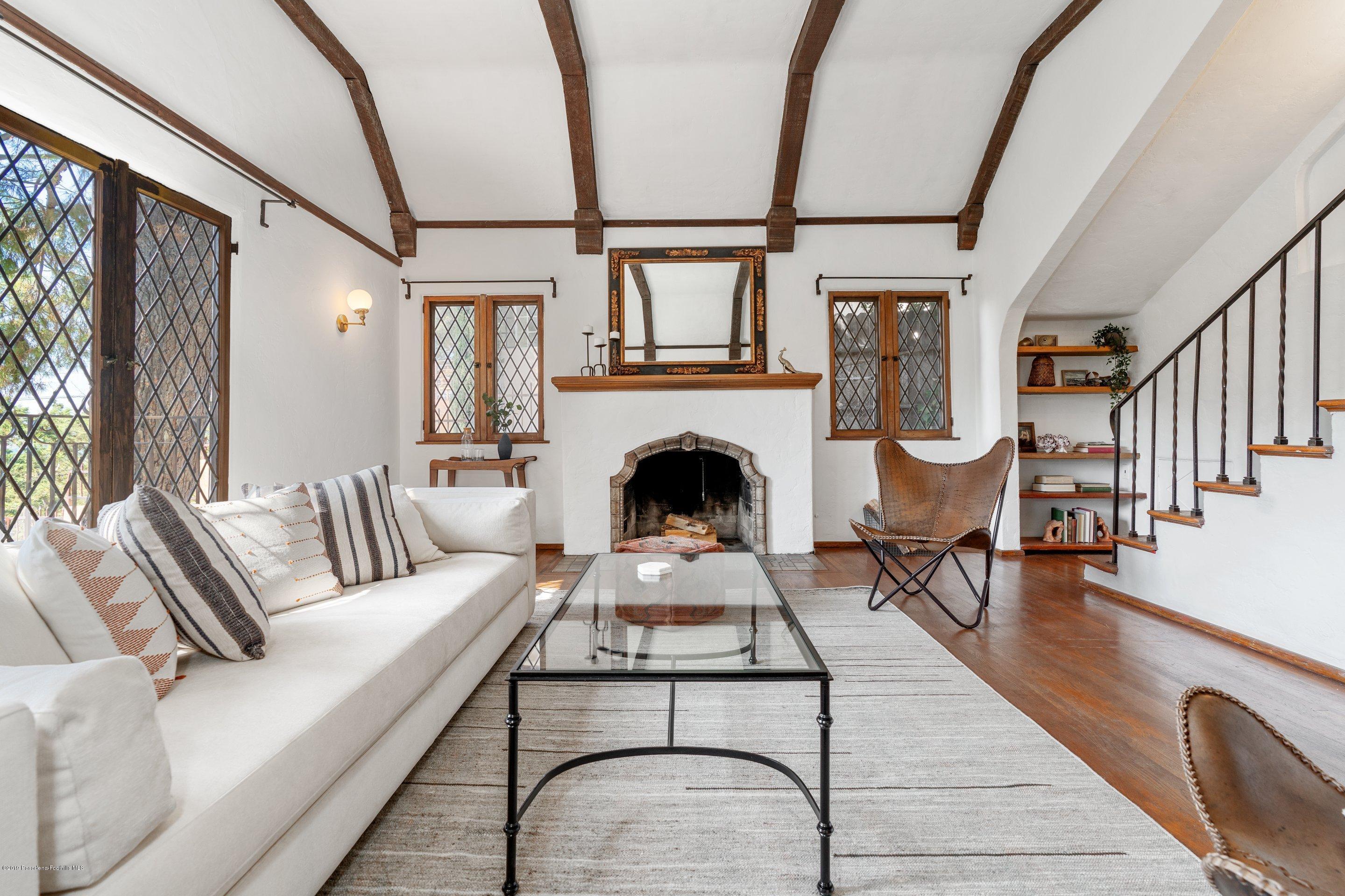 462 Redwood Drive Pasadena, CA 91105 - Photo 2 of 31 DSC09633_10