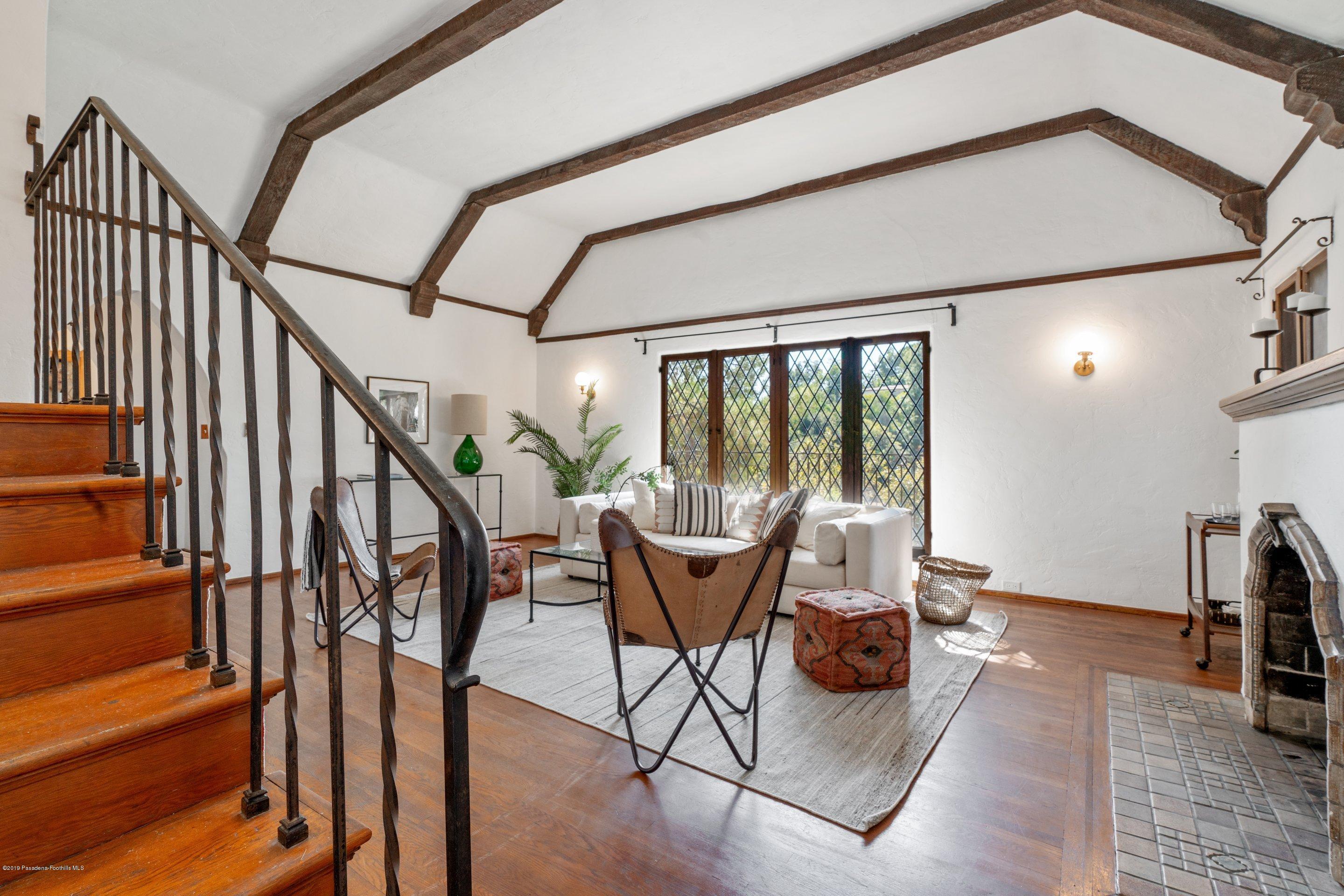 462 Redwood Drive Pasadena, CA 91105 - Photo 3 of 31 DSC09645_12