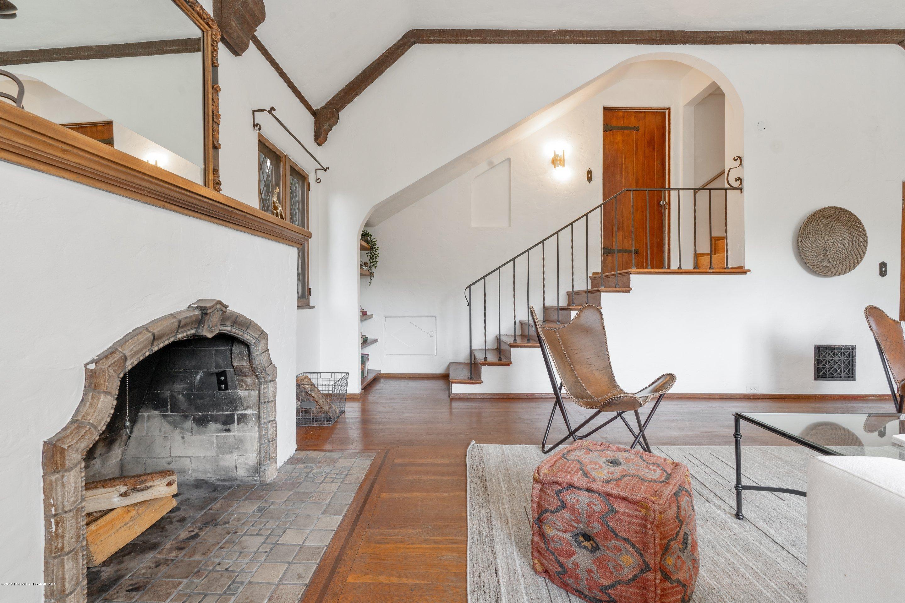 462 Redwood Drive Pasadena, CA 91105 - Photo 4 of 31 DSC09639_9