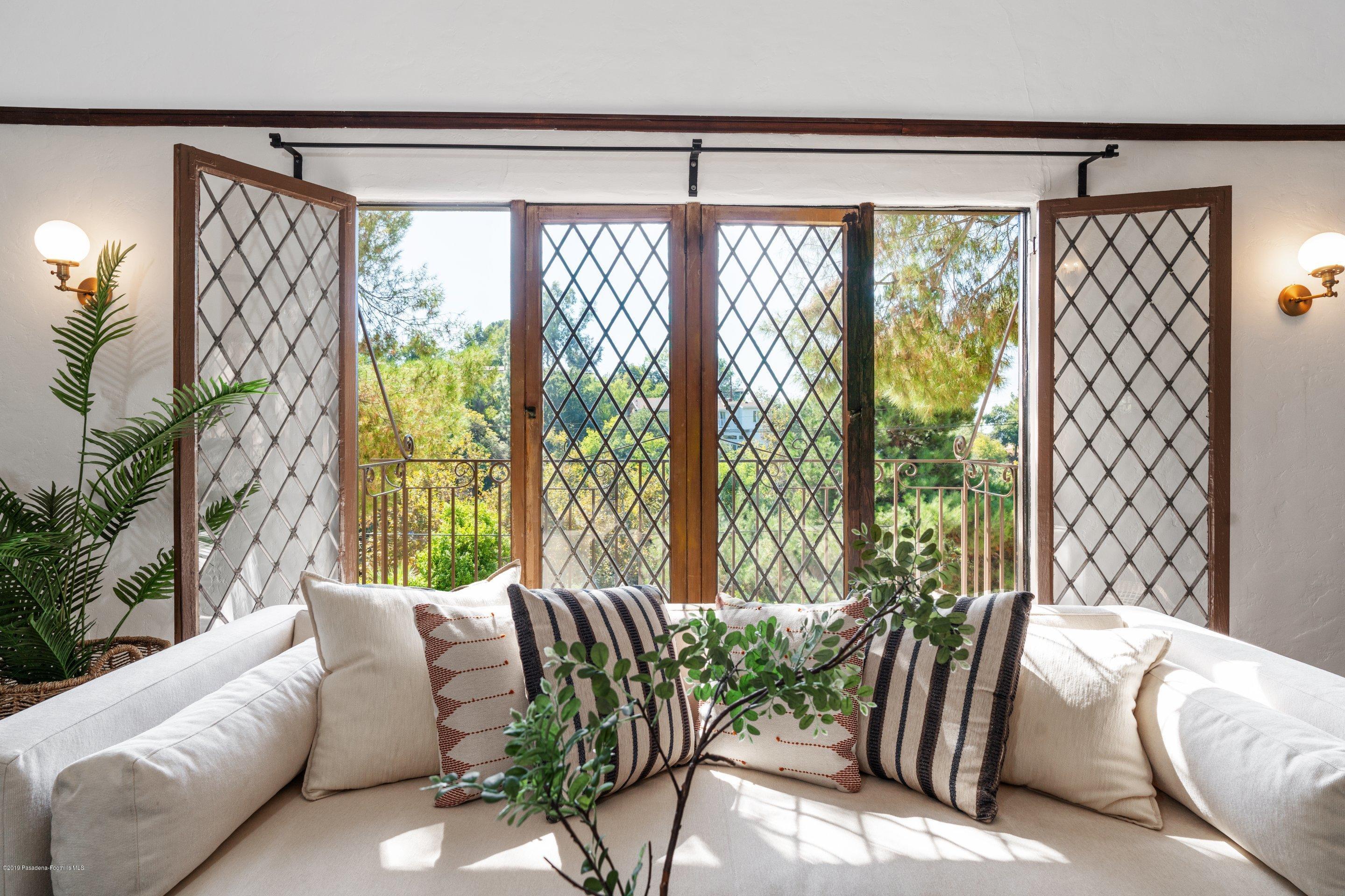 462 Redwood Drive Pasadena, CA 91105 - Photo 5 of 31 DSC09706_19