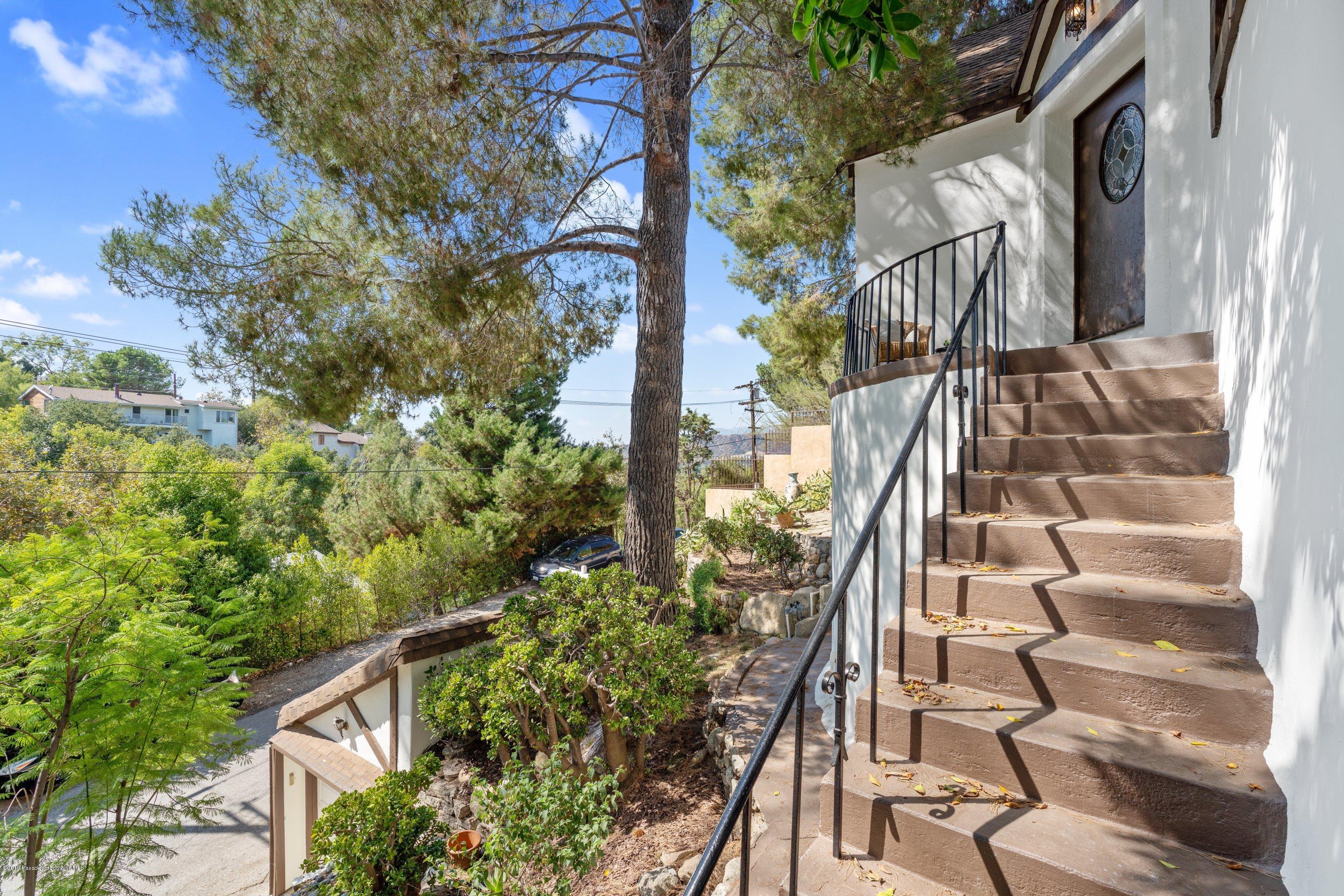 462 Redwood Drive Pasadena, CA 91105 - Photo 8 of 31 DSC09600_1