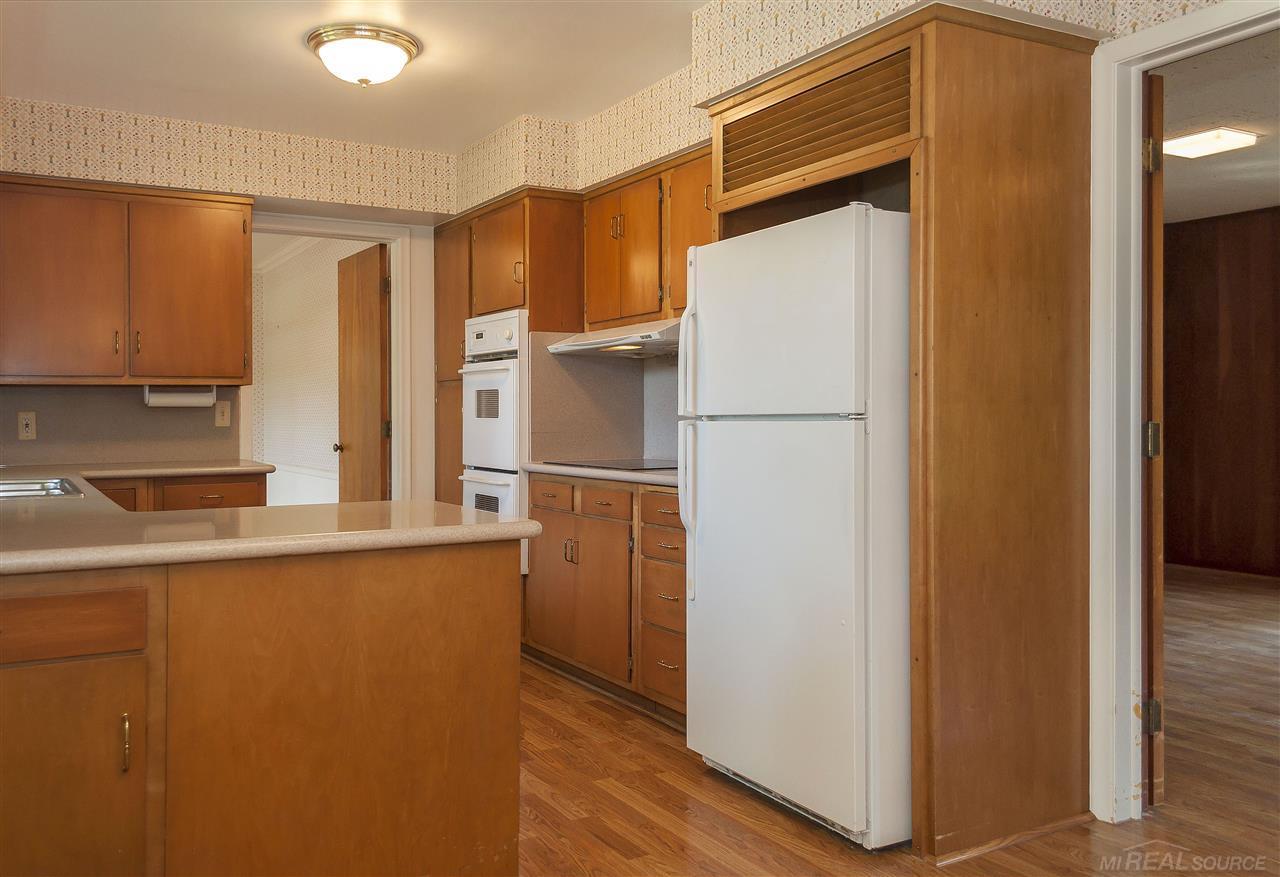 51 North Duval Road Grosse Pointe Shores, MI 48236 - Photo 14 of 36