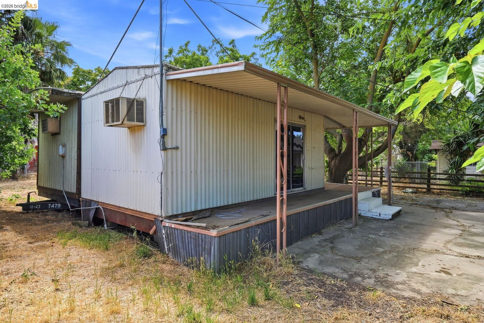 1590 Sunset Road Brentwood, CA 94513 - Photo 39 of 45 Guest house with half bathroom