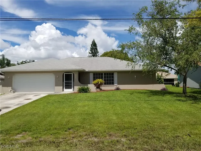 $1,775 | 1423 Southeast 19th Street, Cape Coral, FL 33990