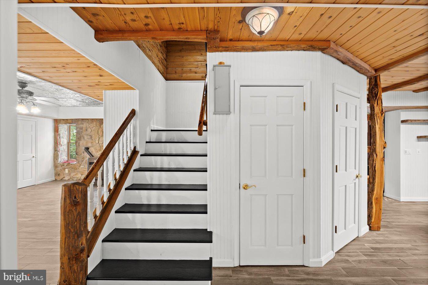 12905 Spotswood Furnace Road Fredericksburg, VA 22407 - Photo 28 of 71 Stylish staircase