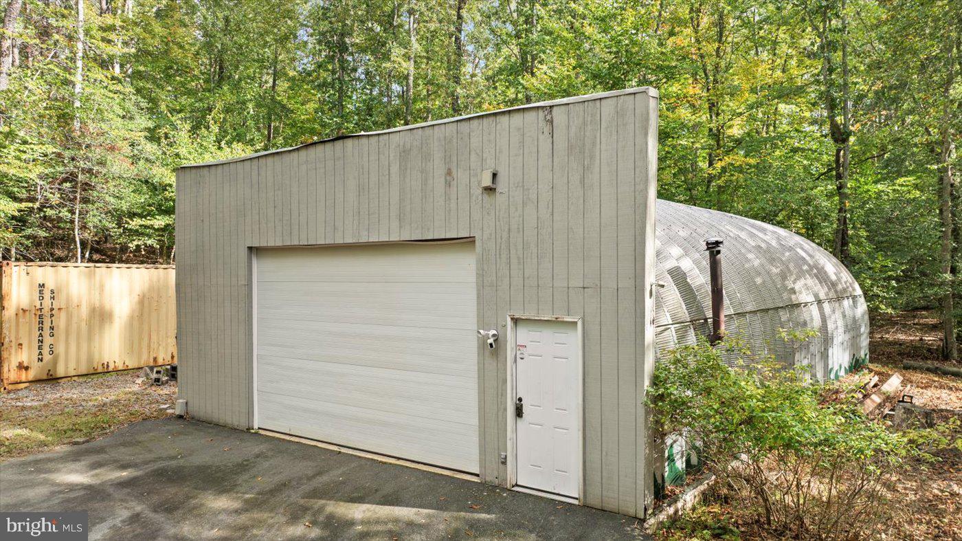 12905 Spotswood Furnace Road Fredericksburg, VA 22407 - Photo 65 of 71 The lift can convey if desired!