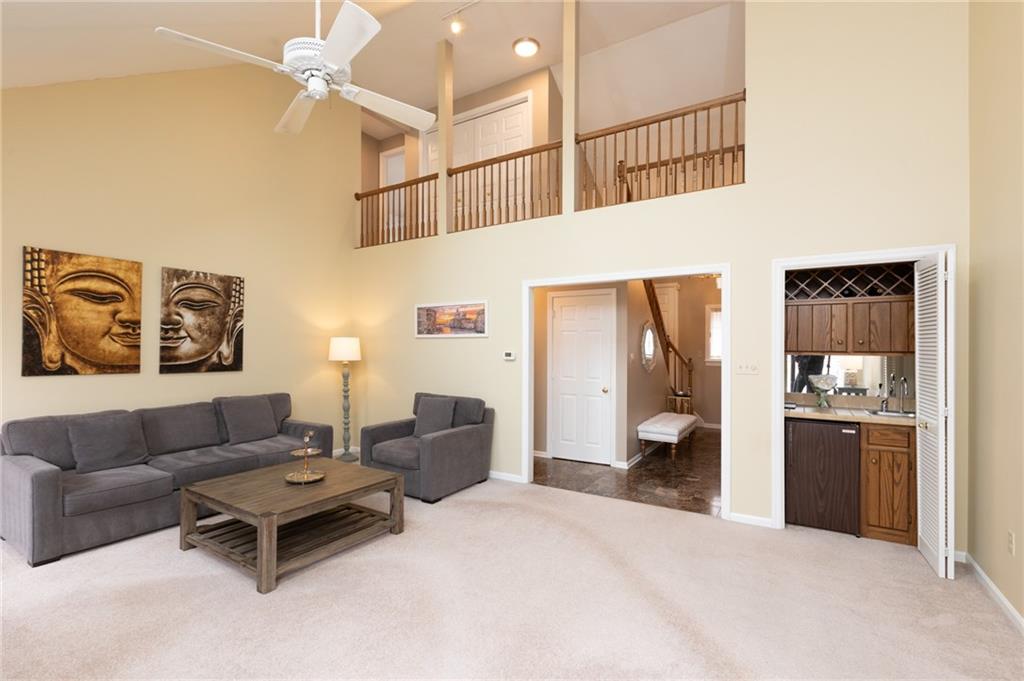 228 Sweet Gum Road Pittsburgh, PA 15238 - Photo 5 of 43 Great room looking toward the entryway