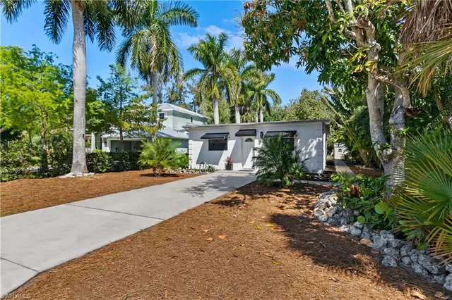 $2,395 | 3275 Cottage Grove Avenue, Naples, FL 34112