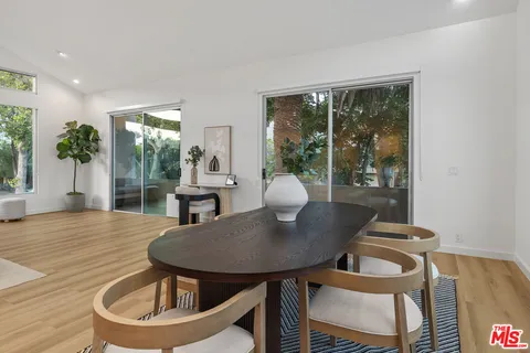 $3,895,000 | 613 Westmount Drive, West Hollywood, CA 90069
